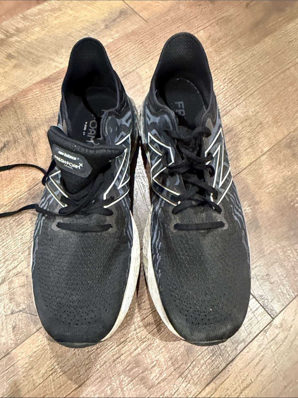 New Balance Men's Black Athletic Running Shoes with White Accents size 14. 1080